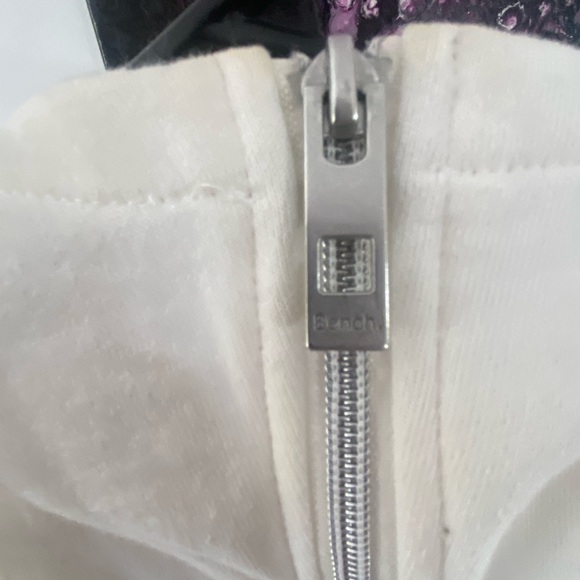 White Bench Sweater - Picture 4 of 4